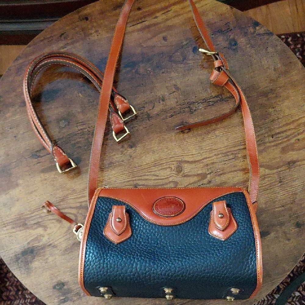 DOONEY AND BOURKE Chic Black and Tan Crossbody Bag - Picture 2 of 11